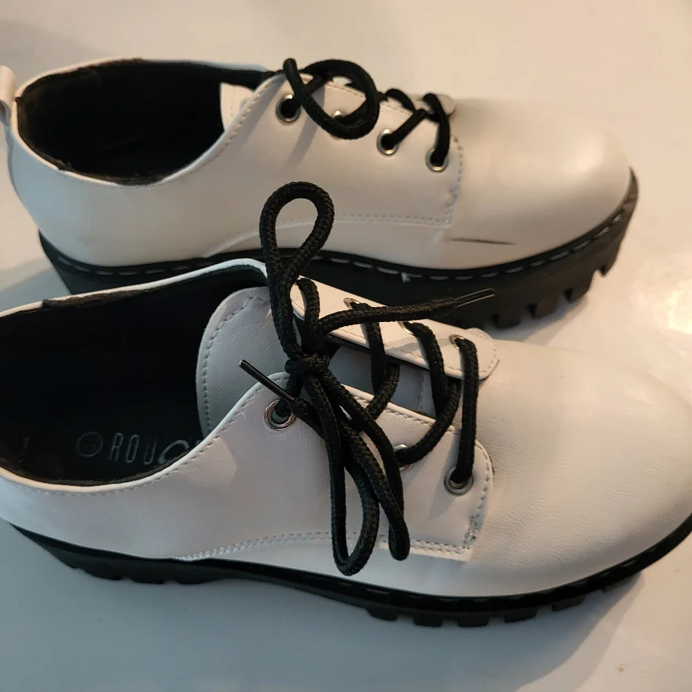 Rouge Helium Platform Boots Combat Shiny White Size 8 1 /2